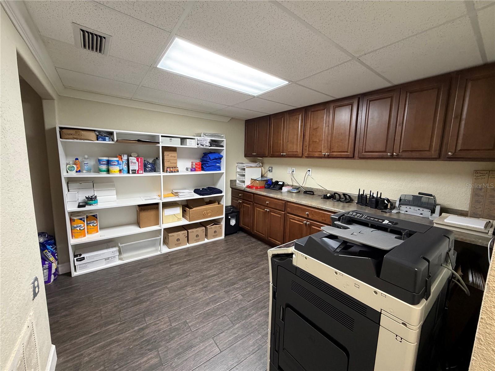 1302 W BUSCH BLVD, TAMPA, FL, 33612