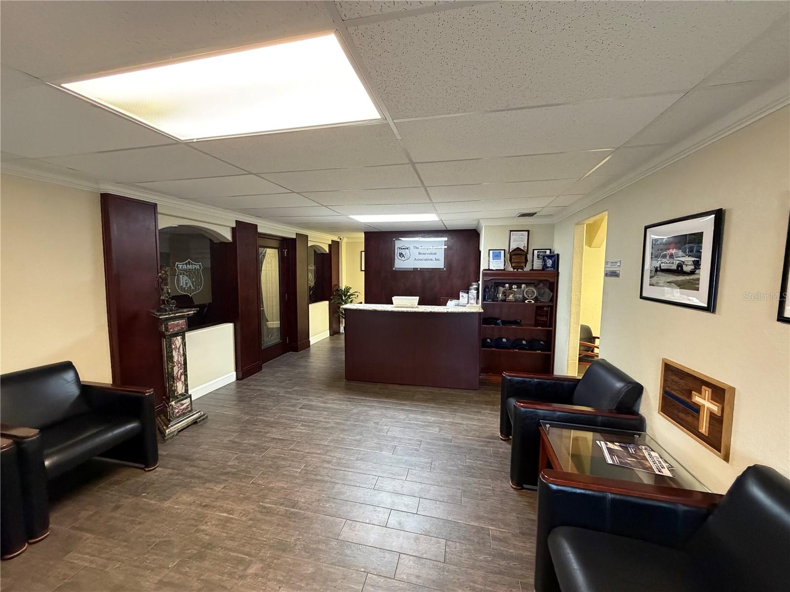 1302 W BUSCH BLVD, TAMPA, FL, 33612