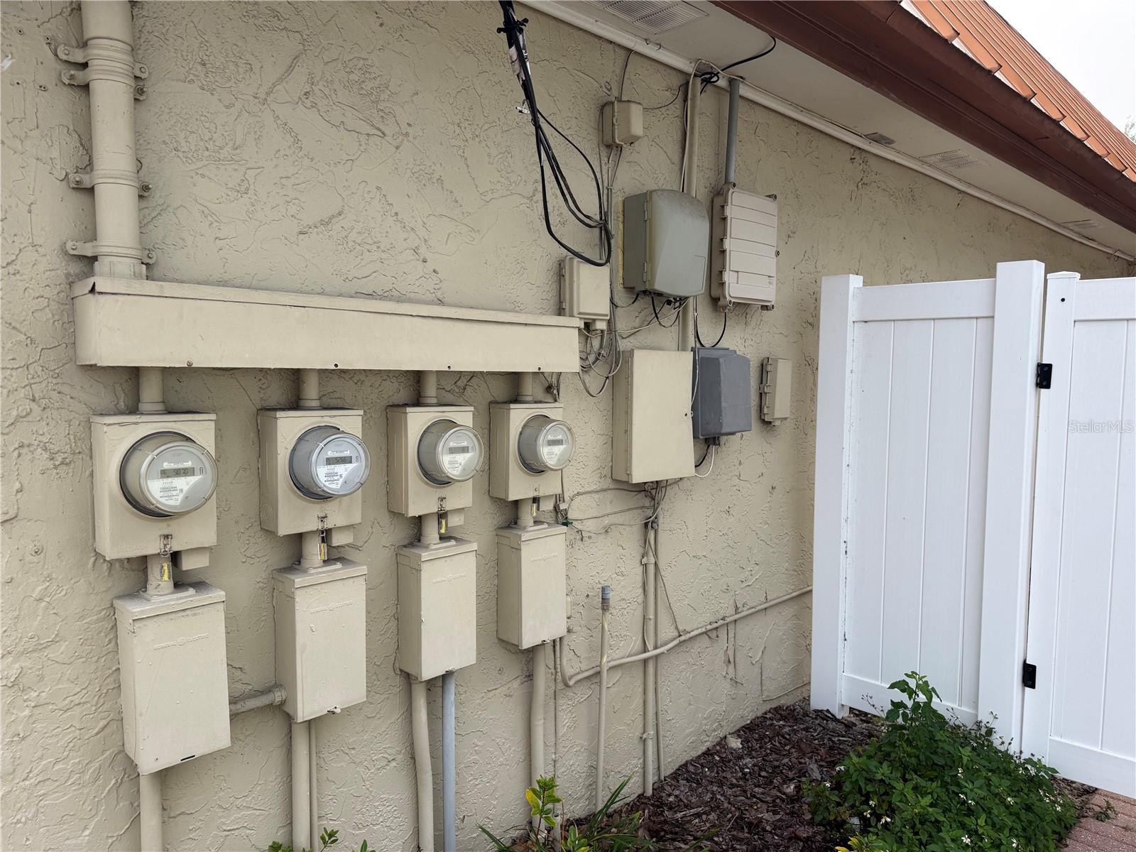 1302 W BUSCH BLVD, TAMPA, FL, 33612