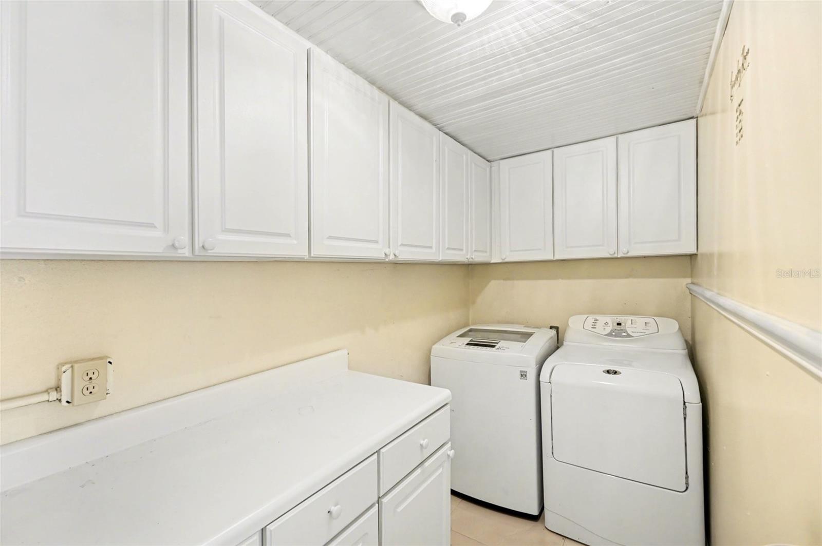 202 ARLINGTON AVE E, OLDSMAR, FL, 34677