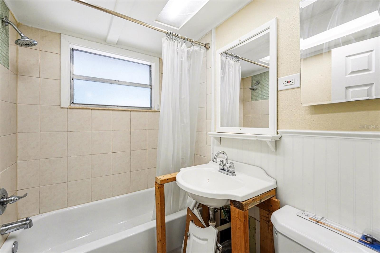 202 ARLINGTON AVE E, OLDSMAR, FL, 34677