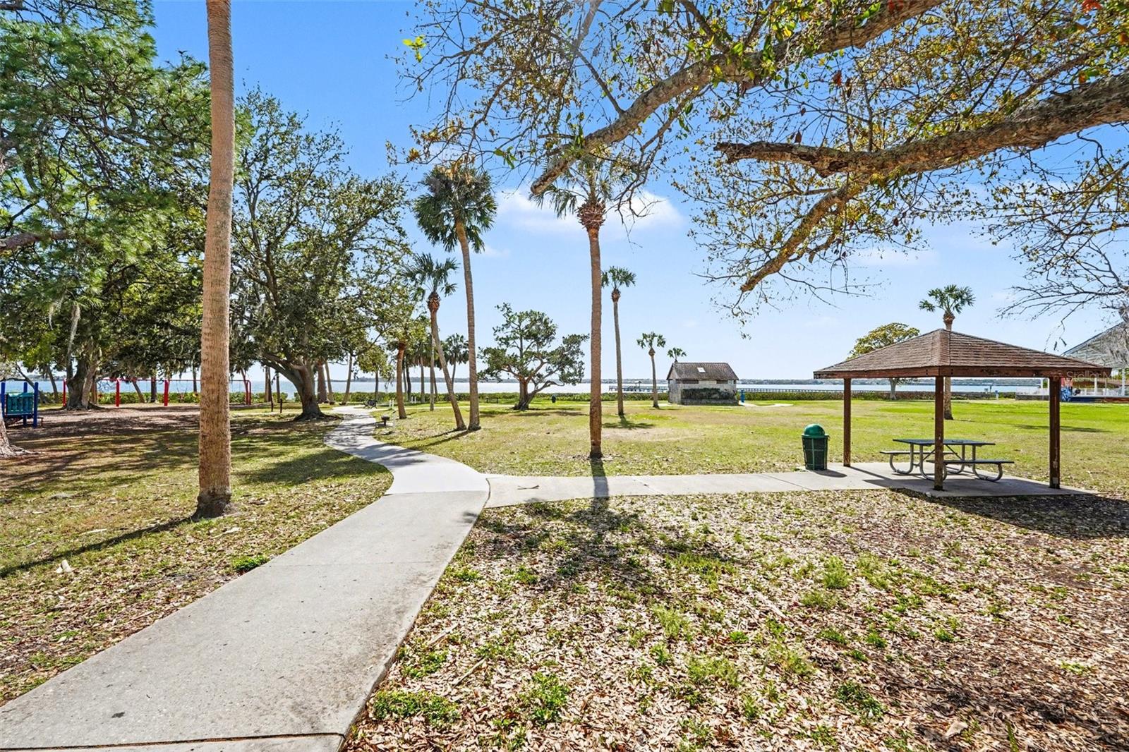 202 ARLINGTON AVE E, OLDSMAR, FL, 34677