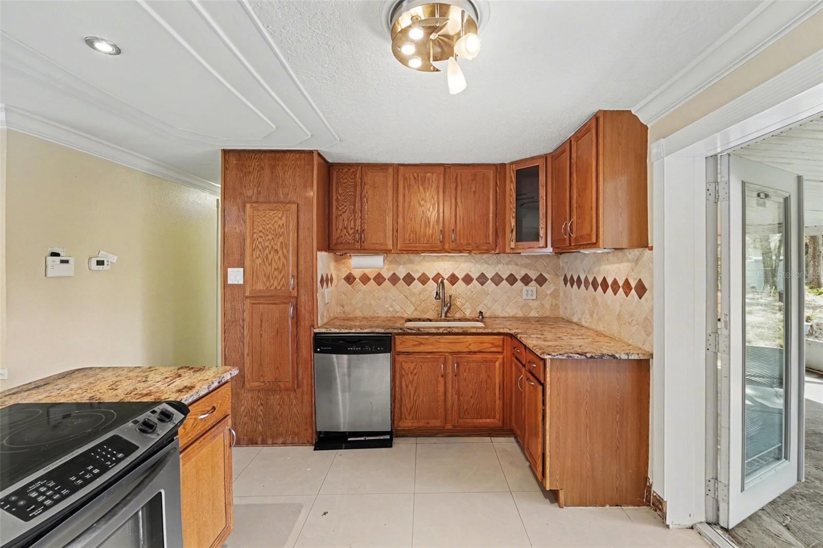 202 ARLINGTON AVE E, OLDSMAR, FL, 34677