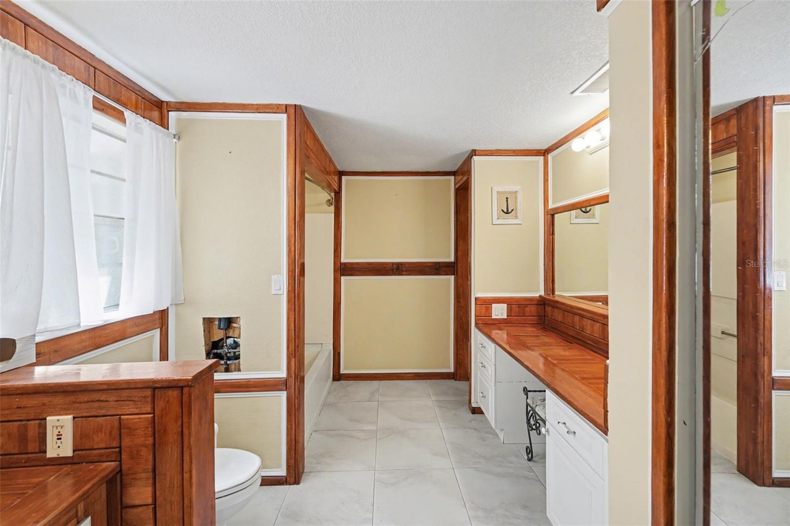 202 ARLINGTON AVE E, OLDSMAR, FL, 34677