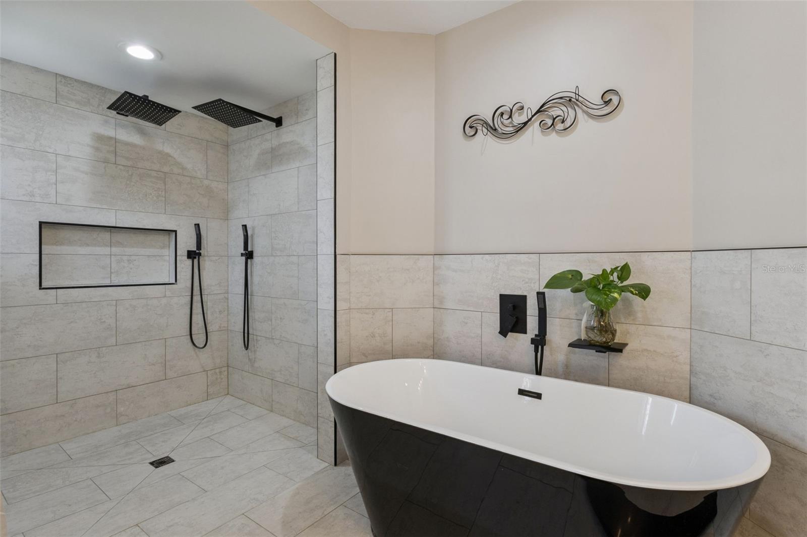 303 WATERWOOD DR, YALAHA, FL, 34797