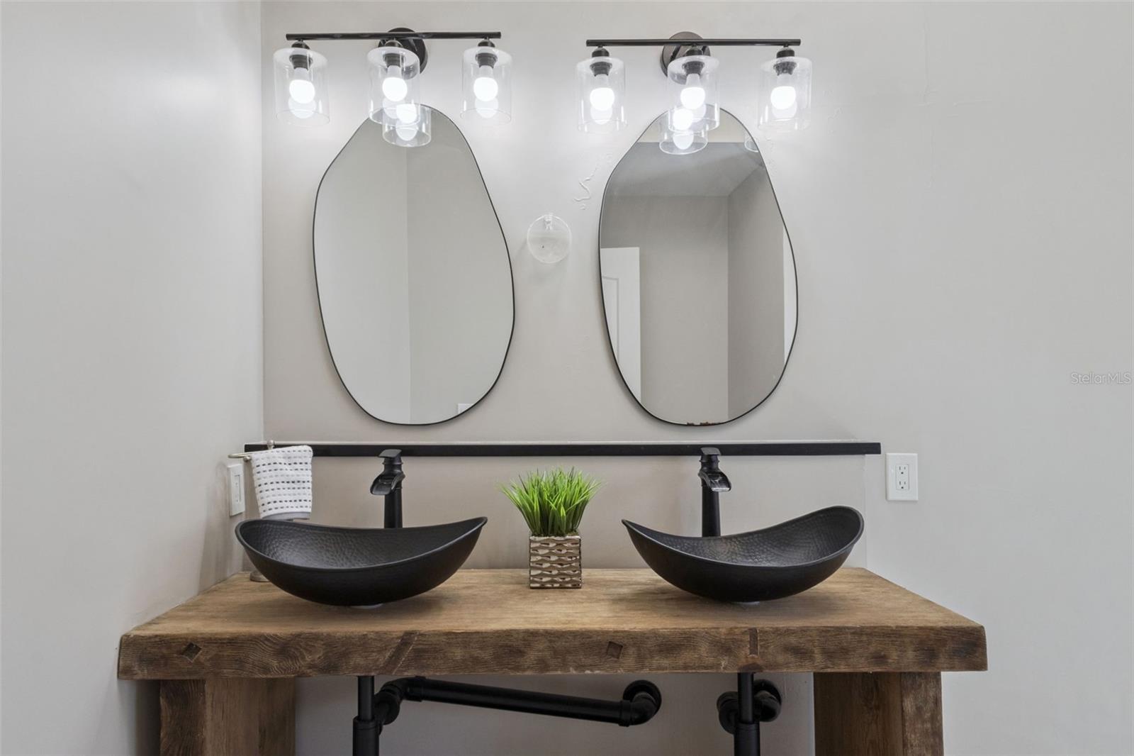 303 WATERWOOD DR, YALAHA, FL, 34797