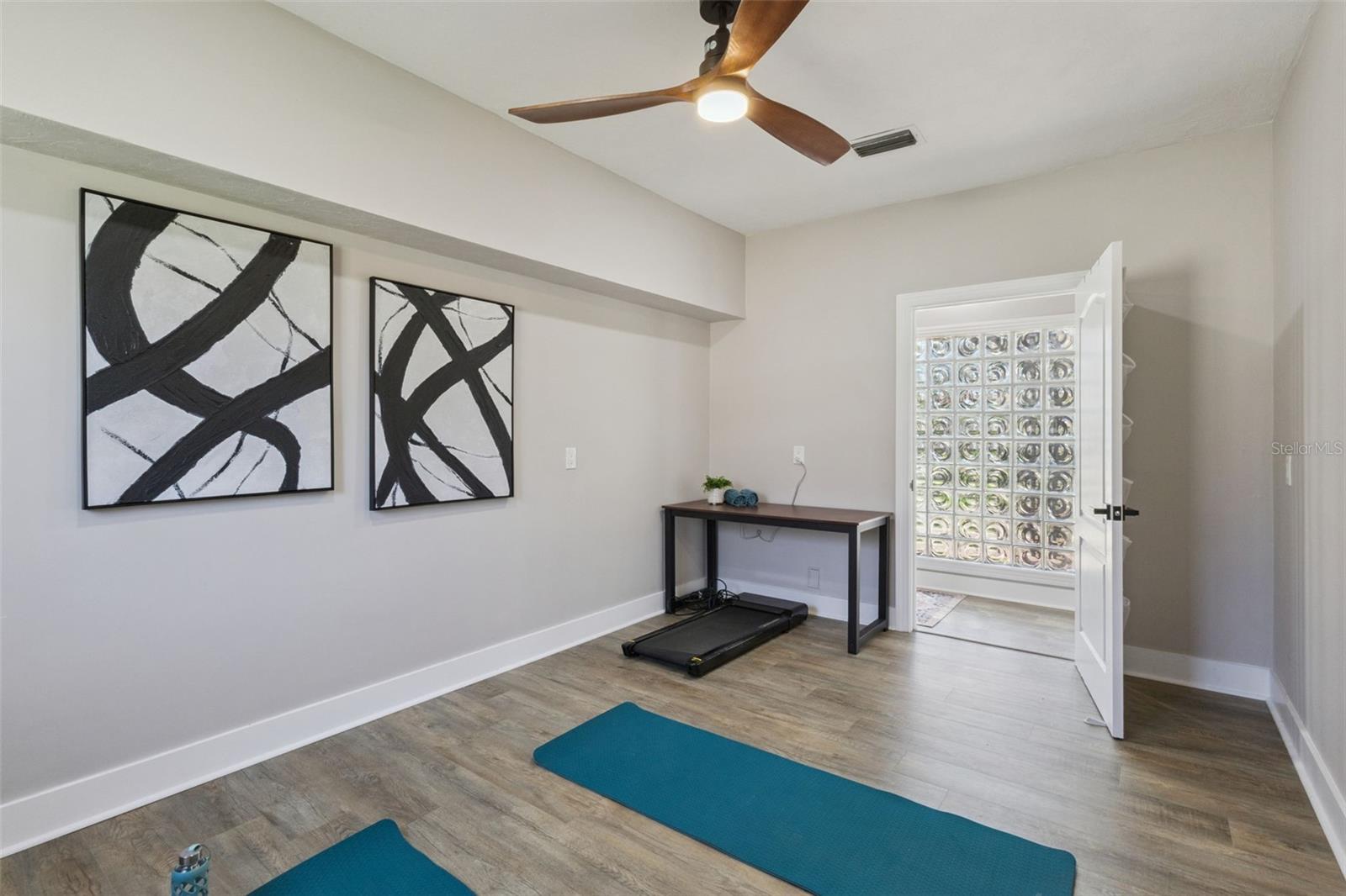 303 WATERWOOD DR, YALAHA, FL, 34797