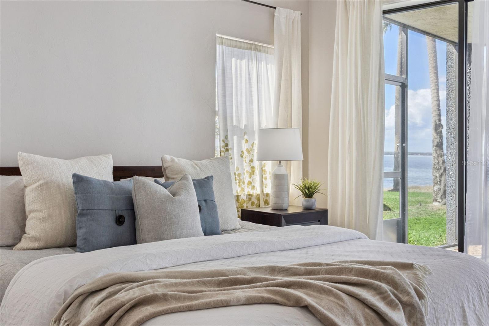 303 WATERWOOD DR, YALAHA, FL, 34797