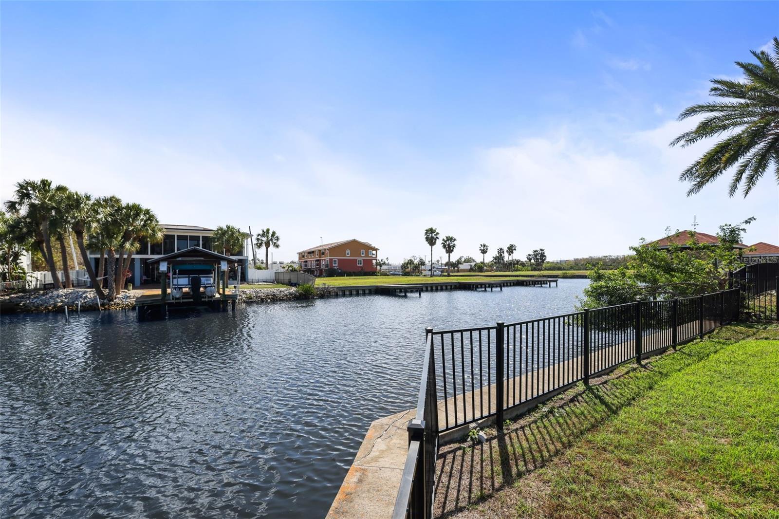 207 MANATEE LN, TARPON SPRINGS, FL, 34689