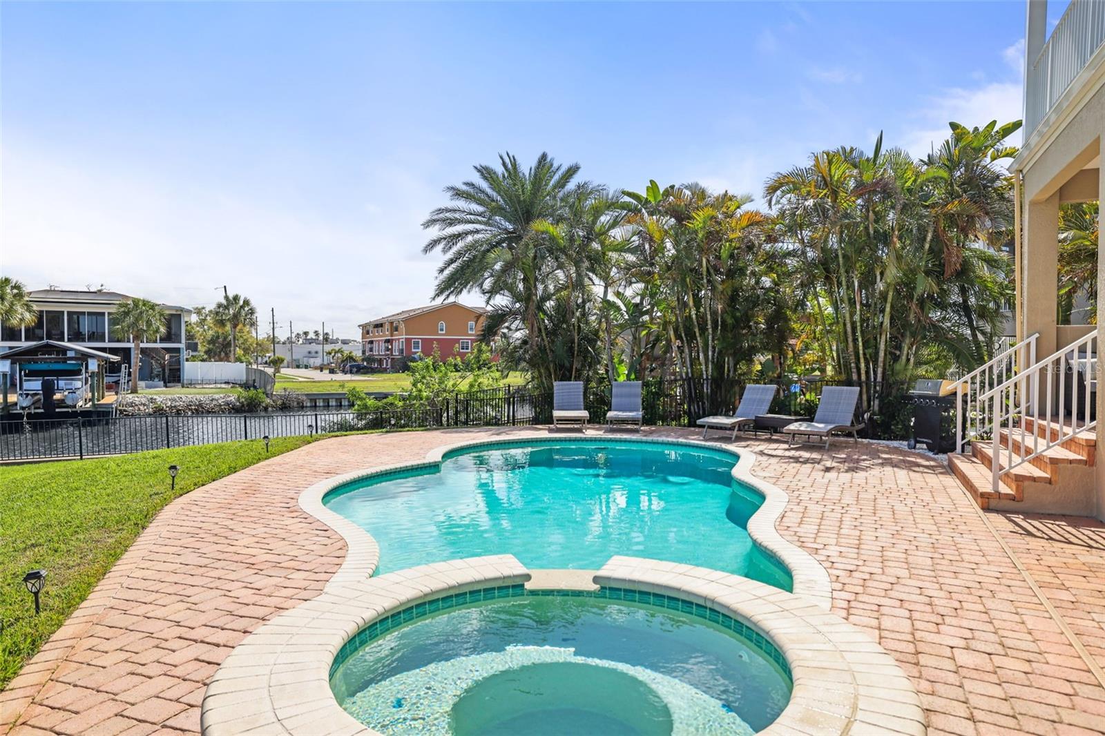 207 MANATEE LN, TARPON SPRINGS, FL, 34689