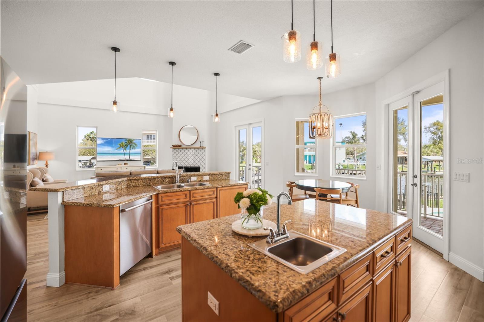 207 MANATEE LN, TARPON SPRINGS, FL, 34689