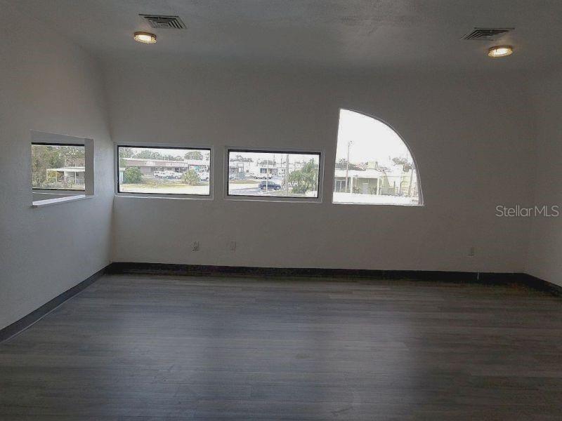 100 E SHELL POINT RD, RUSKIN, FL, 33570