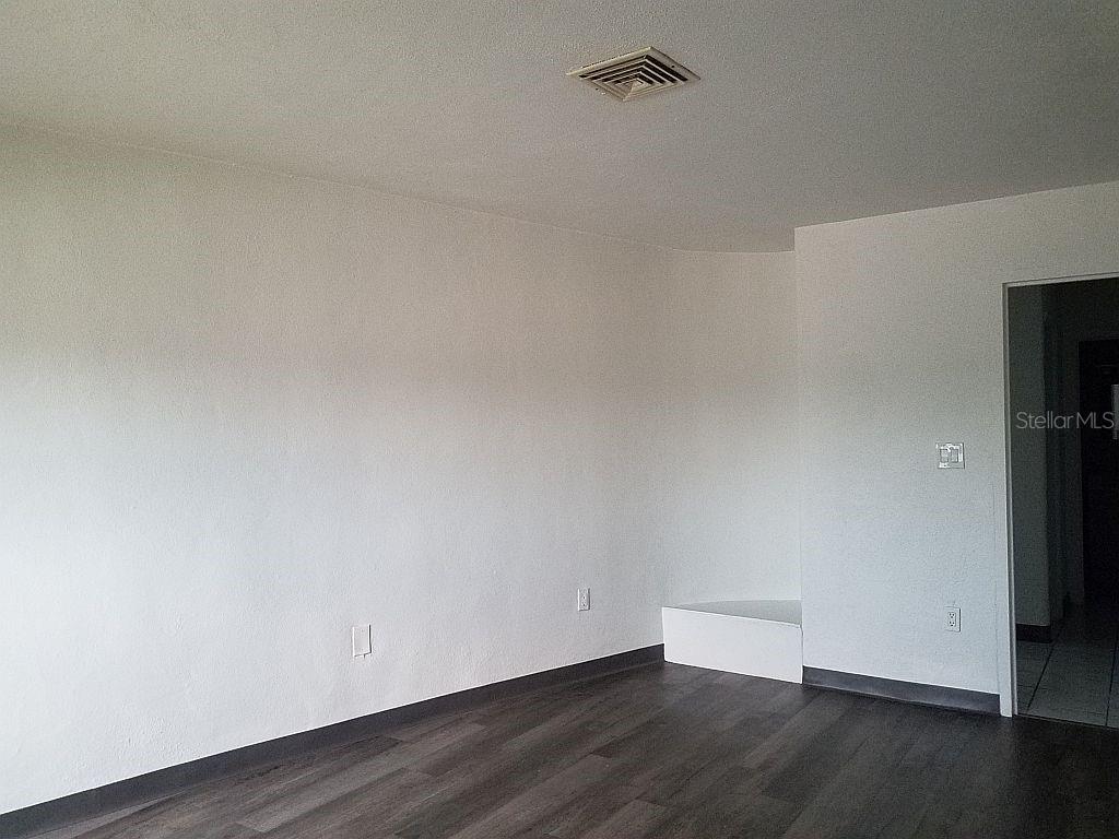 100 E SHELL POINT RD, RUSKIN, FL, 33570
