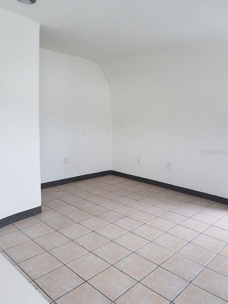 100 E SHELL POINT RD, RUSKIN, FL, 33570