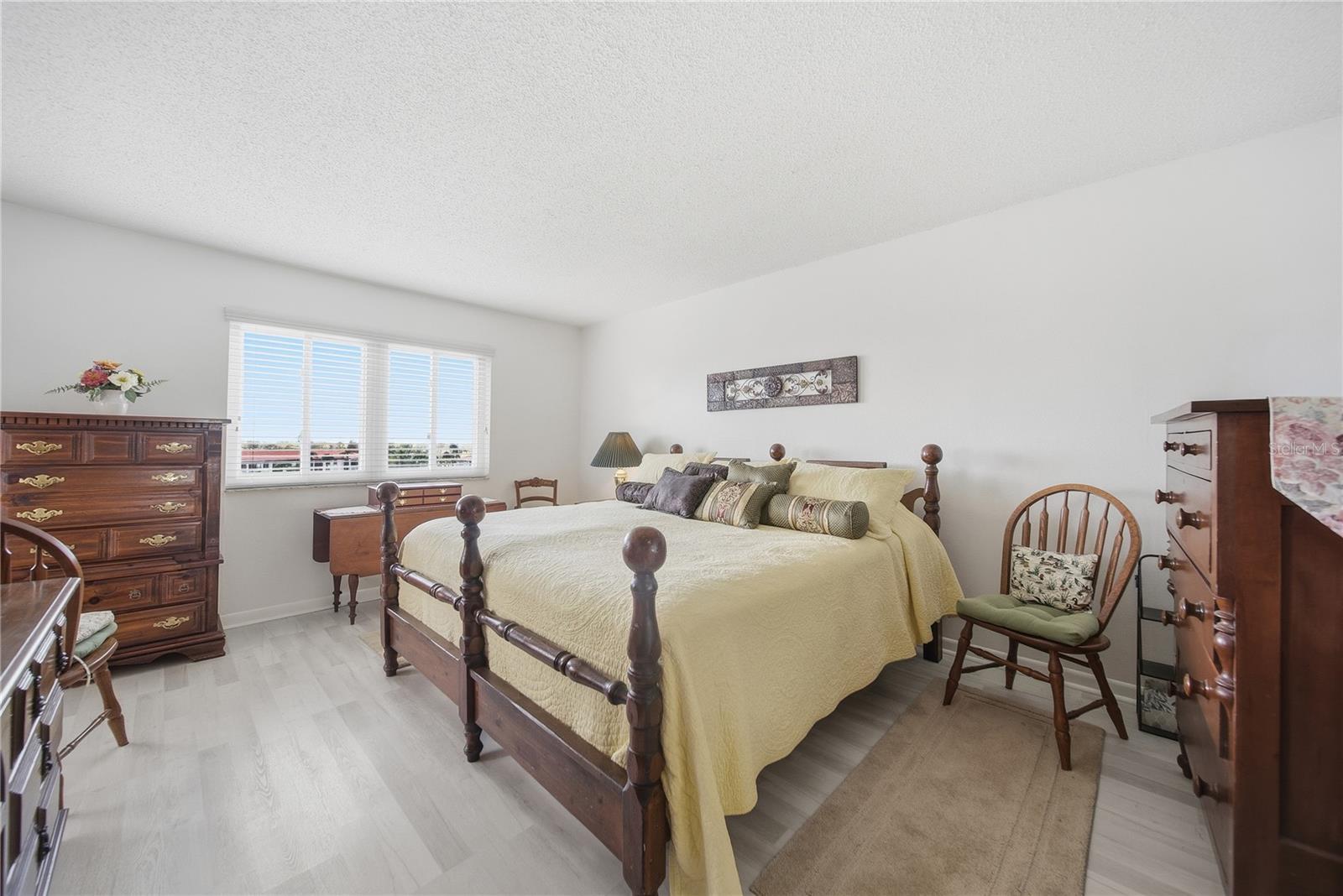 19029 US HIGHWAY 19 N #9-401, CLEARWATER, FL, 33764