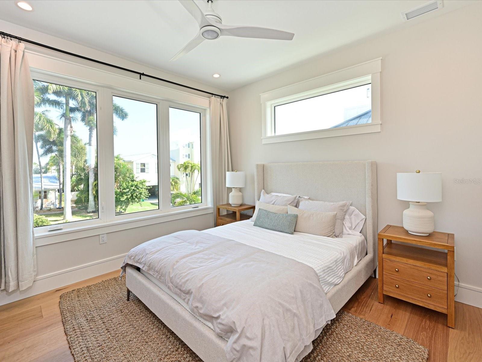 303 55TH ST, HOLMES BEACH, FL, 34217