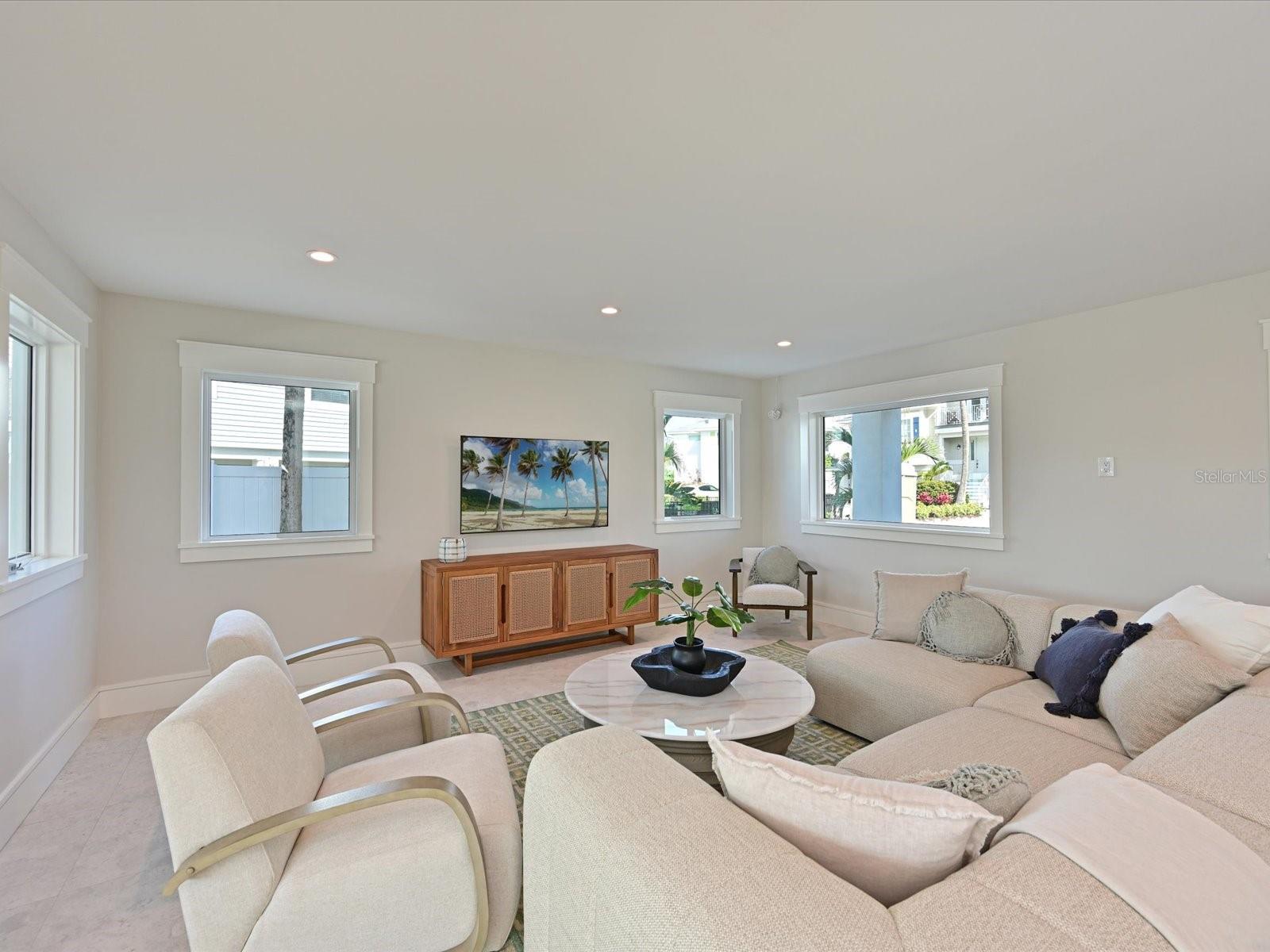 303 55TH ST, HOLMES BEACH, FL, 34217