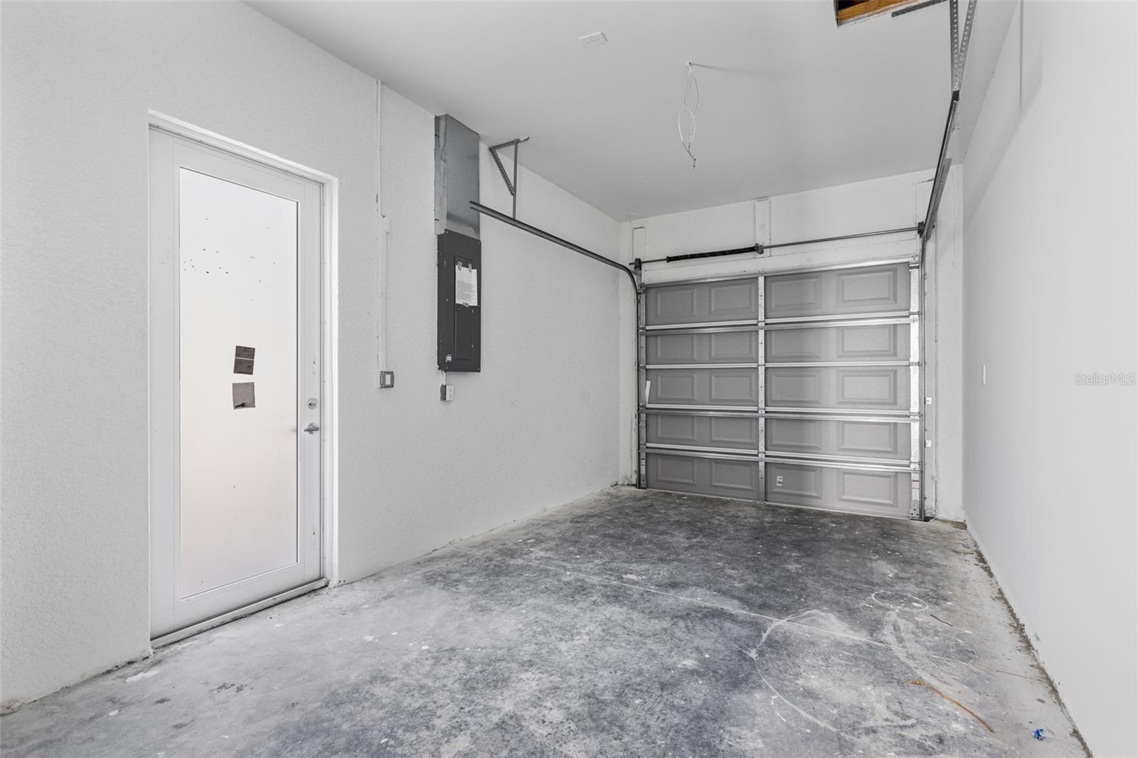 1035 BARCELONA ST E, LEHIGH ACRES, FL, 33974