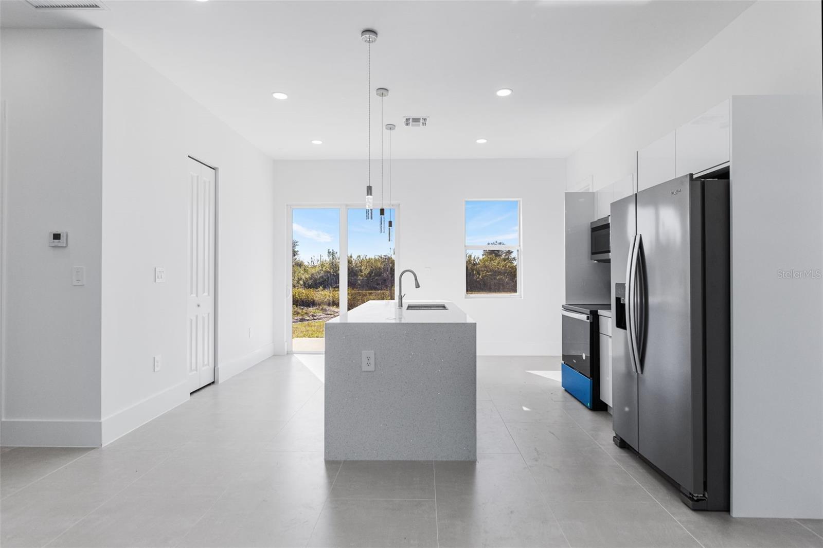 1035 BARCELONA ST E, LEHIGH ACRES, FL, 33974