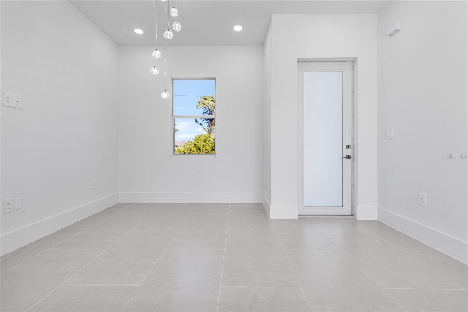 1035 BARCELONA ST E, LEHIGH ACRES, FL, 33974