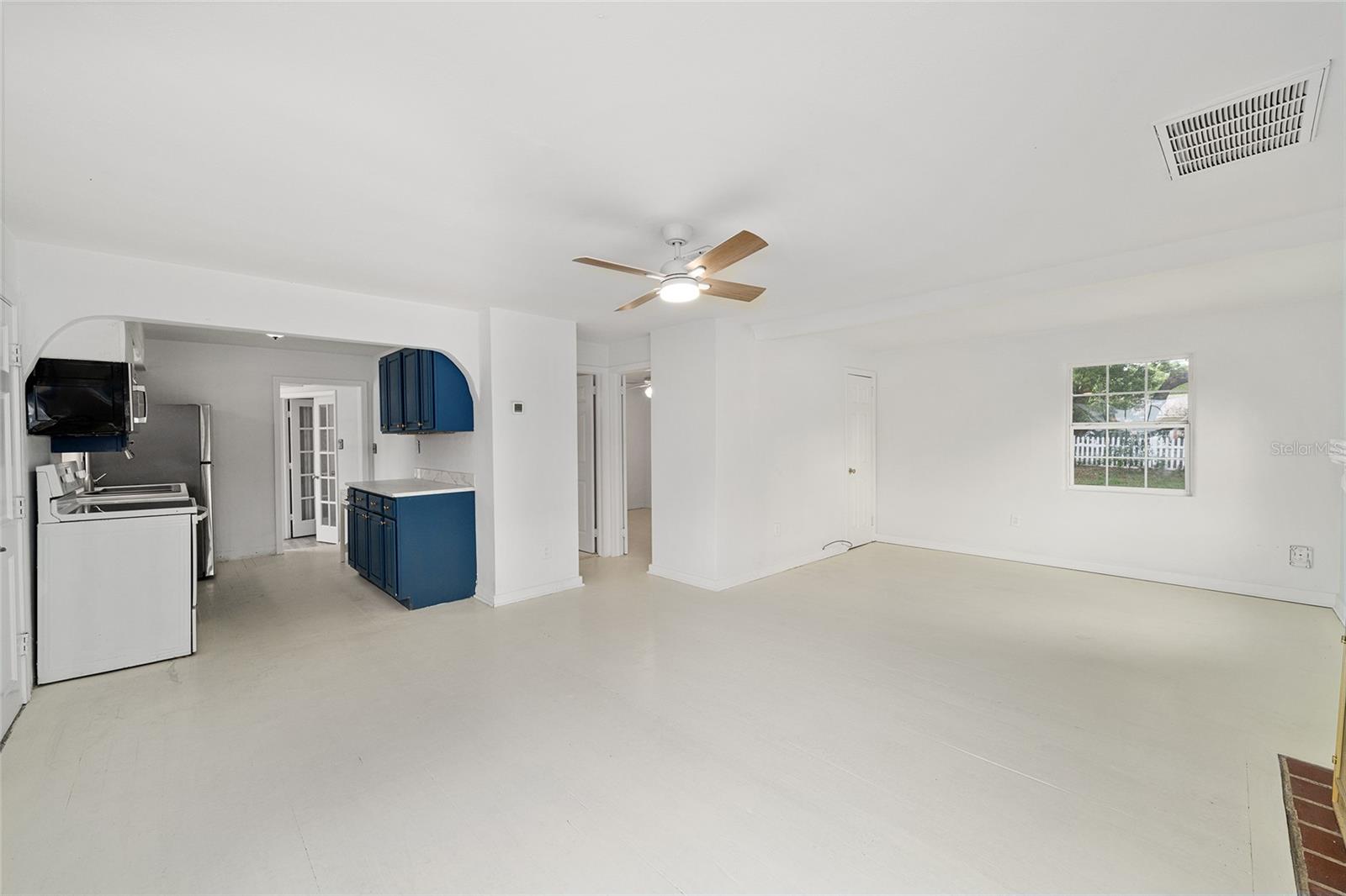 111 E CHARLOTTE AVE, EUSTIS, FL, 32726