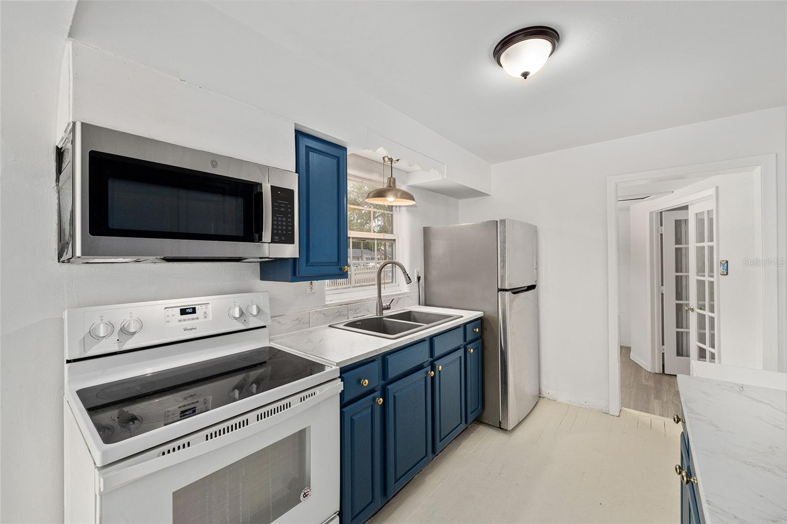 111 E CHARLOTTE AVE, EUSTIS, FL, 32726