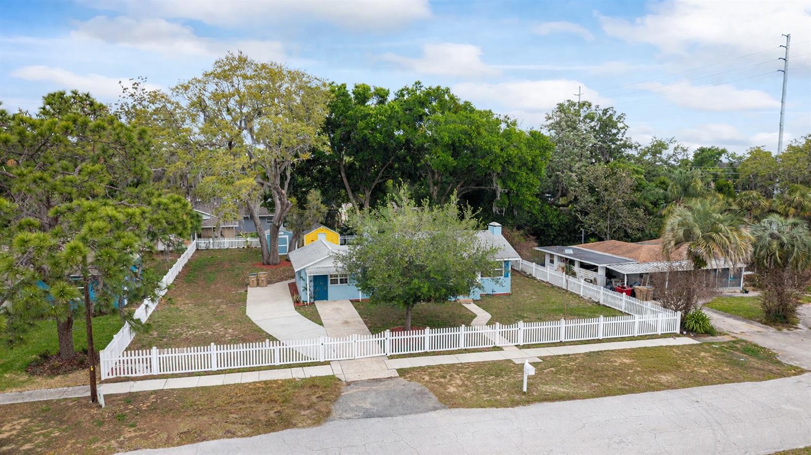 111 E CHARLOTTE AVE, EUSTIS, FL, 32726