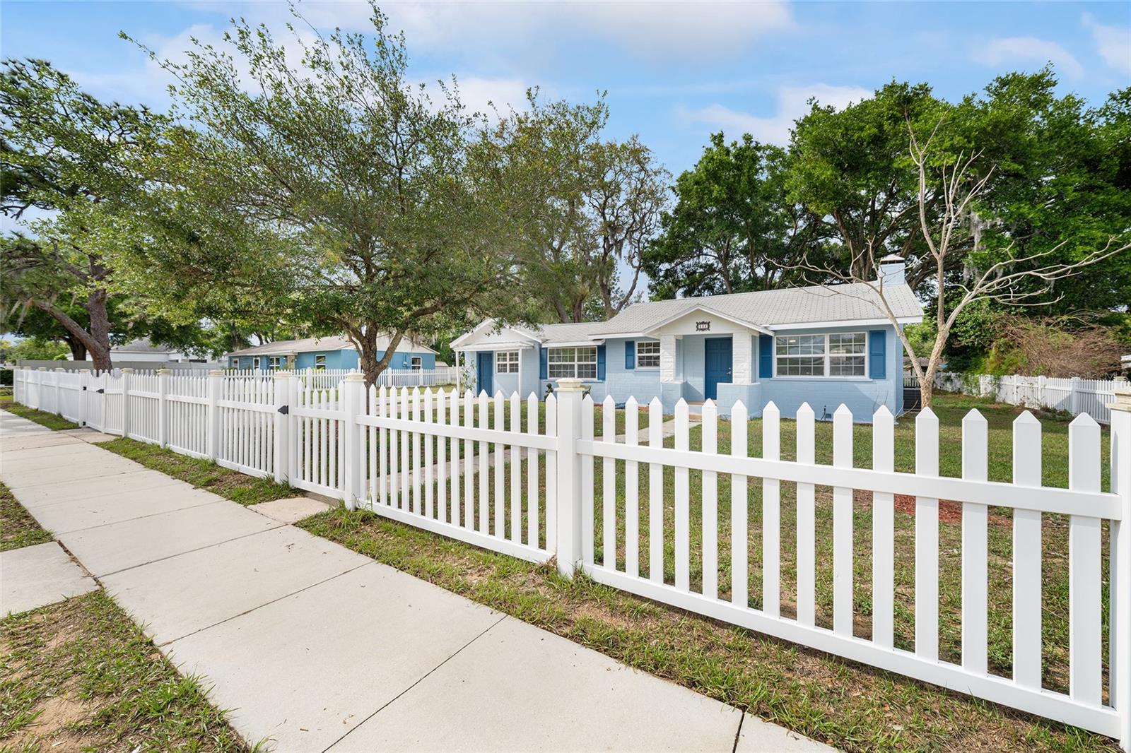 111 E CHARLOTTE AVE, EUSTIS, FL, 32726