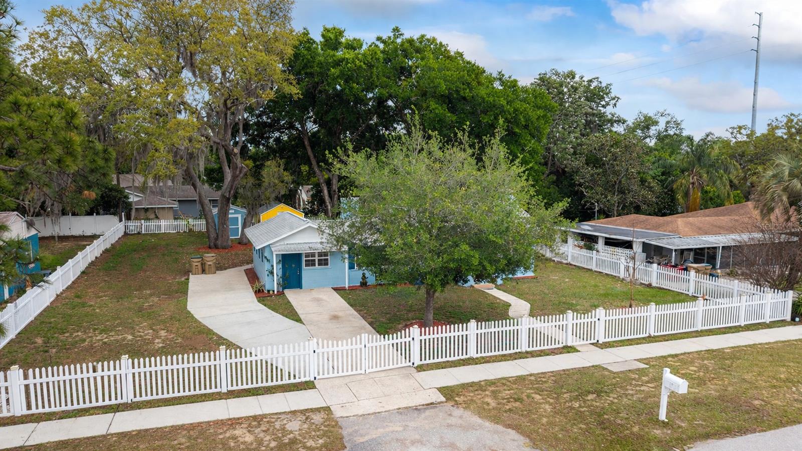111 E CHARLOTTE AVE, EUSTIS, FL, 32726