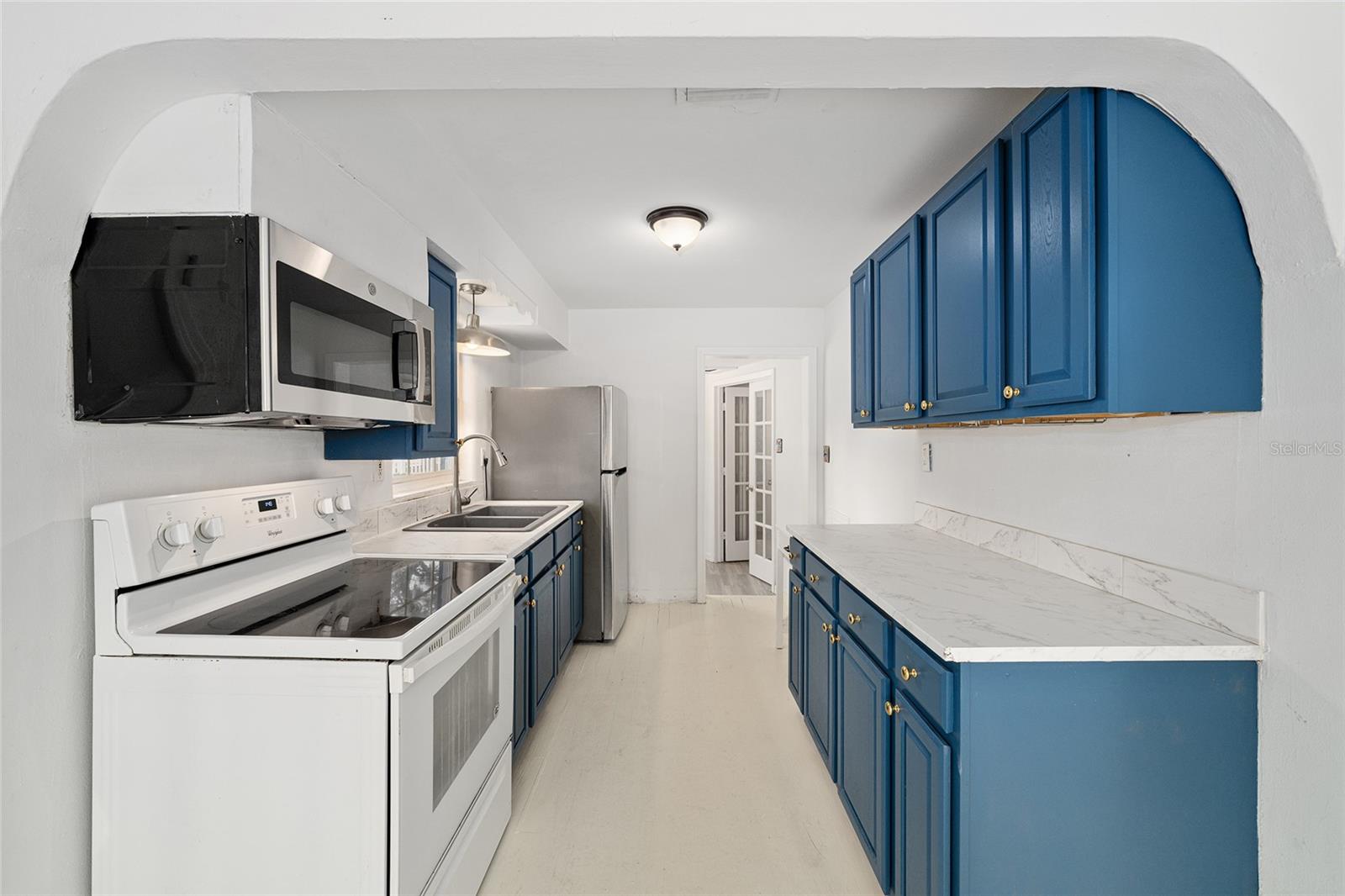 111 E CHARLOTTE AVE, EUSTIS, FL, 32726