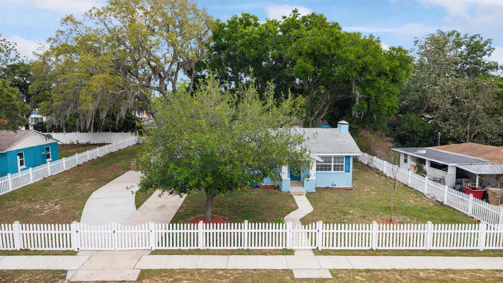 111 E CHARLOTTE AVE, EUSTIS, FL, 32726