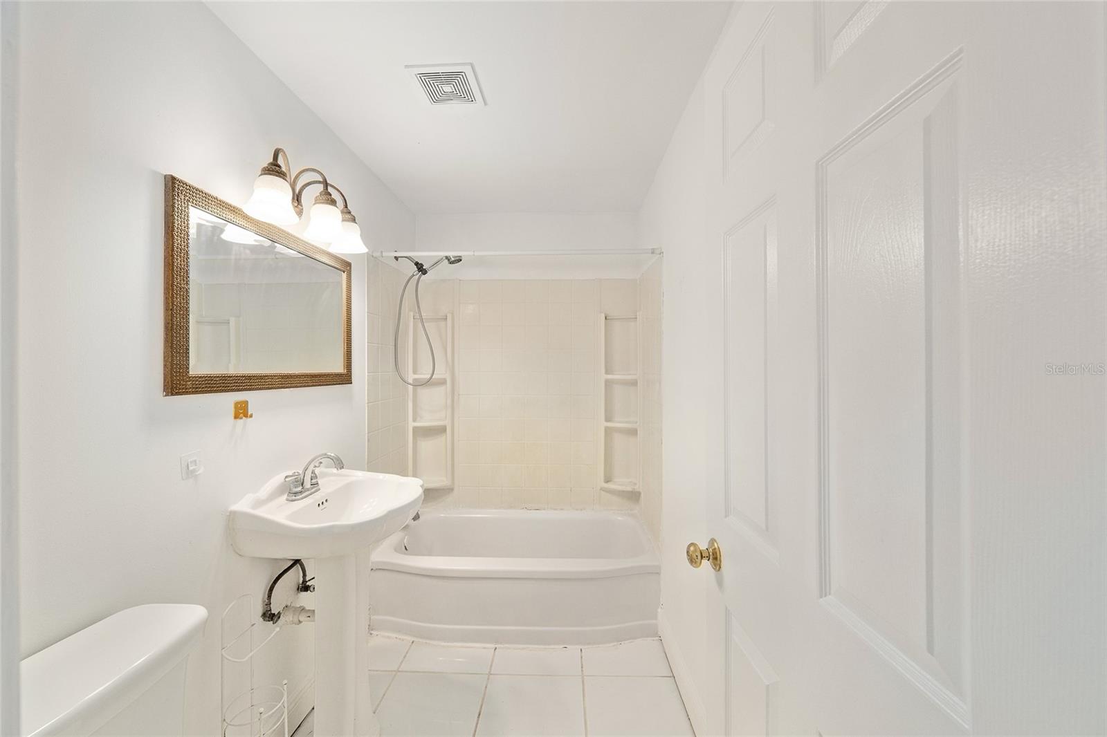 111 E CHARLOTTE AVE, EUSTIS, FL, 32726