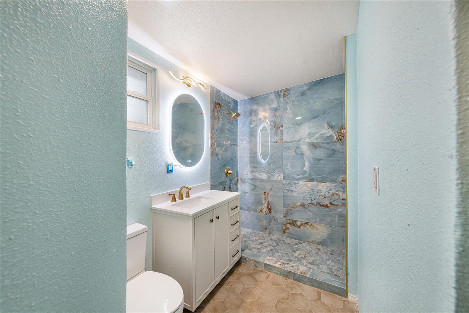 111 E CHARLOTTE AVE, EUSTIS, FL, 32726