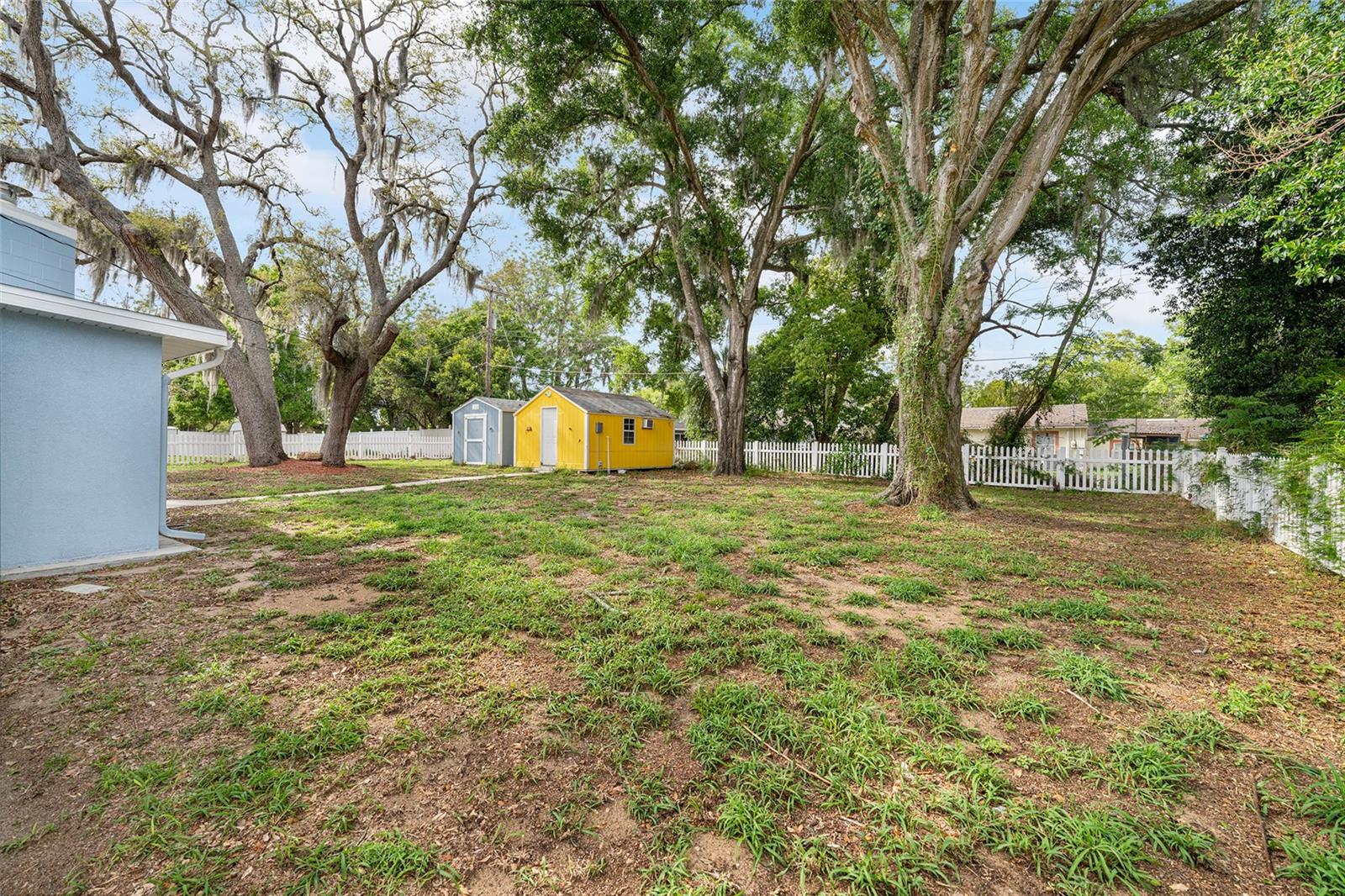 111 E CHARLOTTE AVE, EUSTIS, FL, 32726
