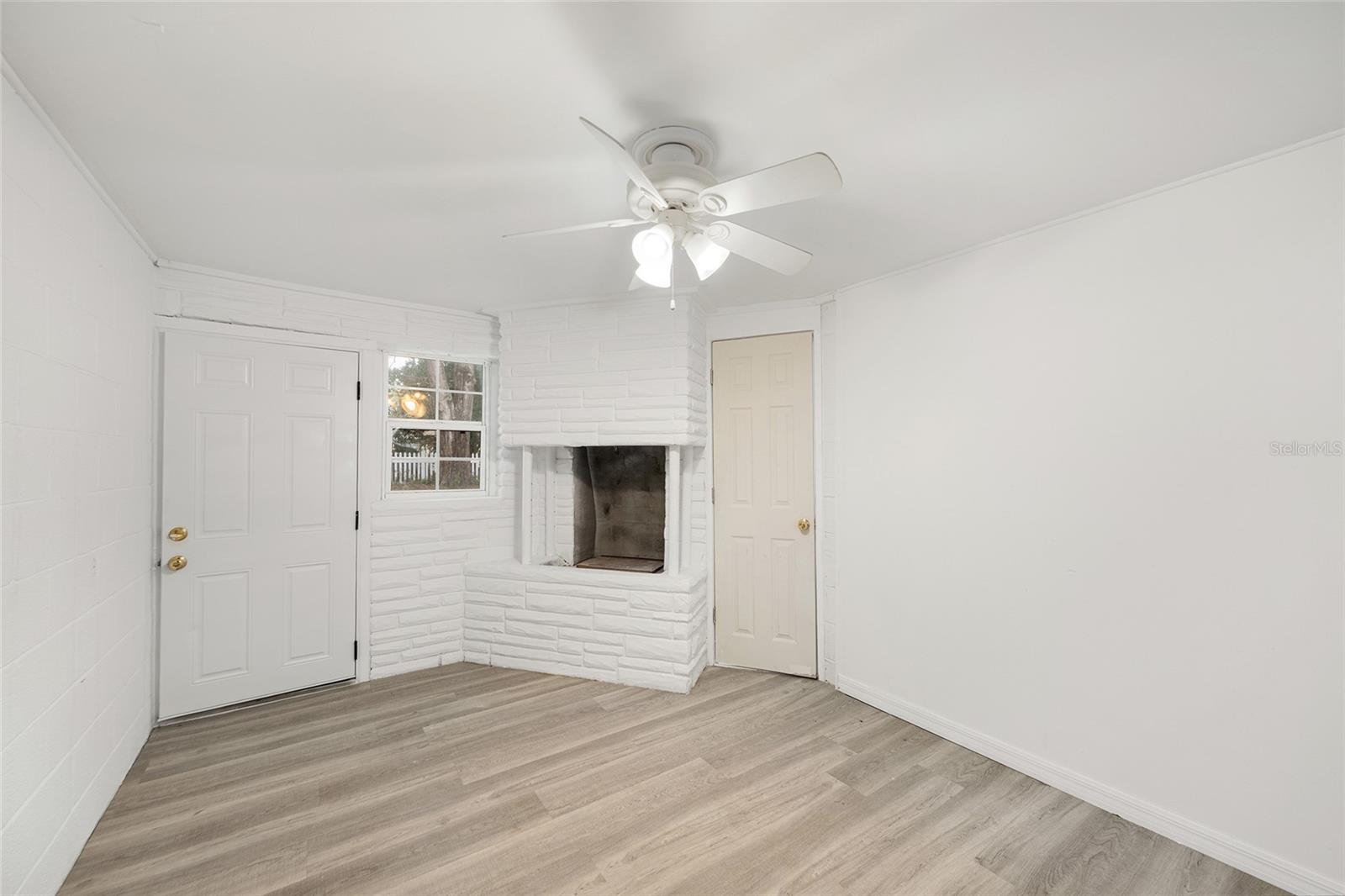 111 E CHARLOTTE AVE, EUSTIS, FL, 32726