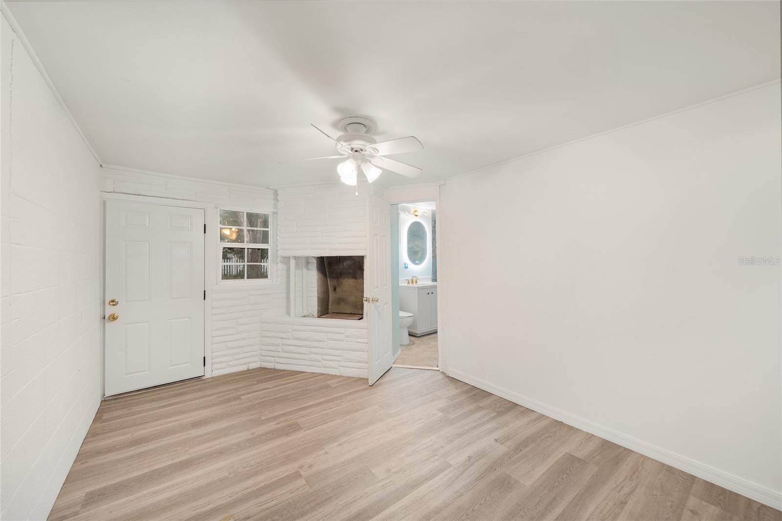 111 E CHARLOTTE AVE, EUSTIS, FL, 32726
