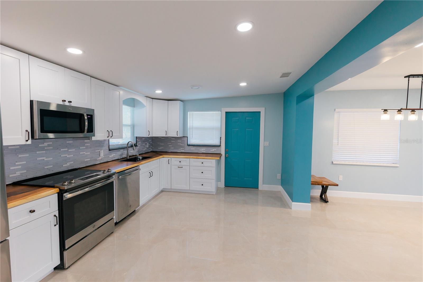 300 53RD ST W, BRADENTON, FL, 34209