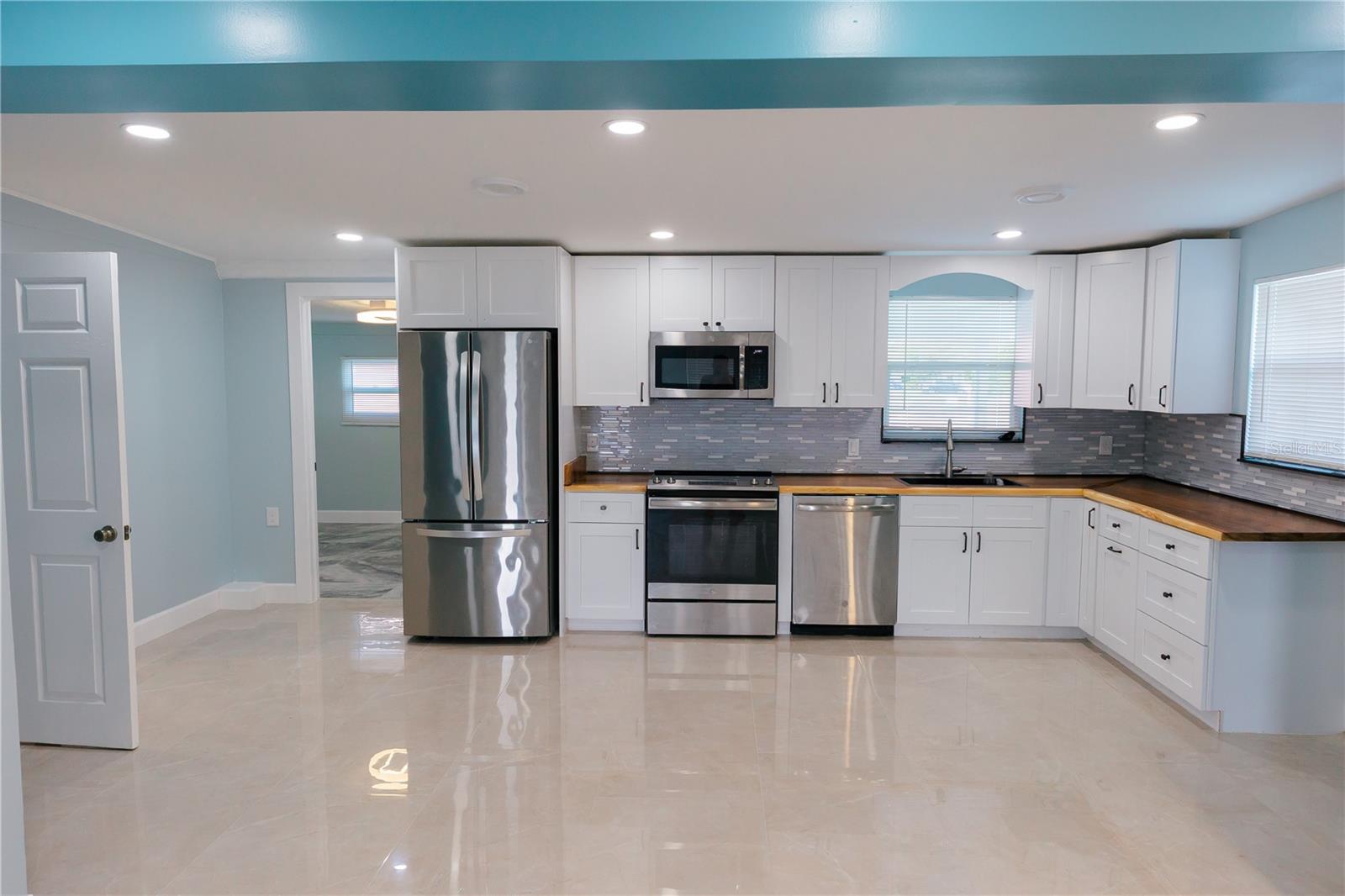 300 53RD ST W, BRADENTON, FL, 34209