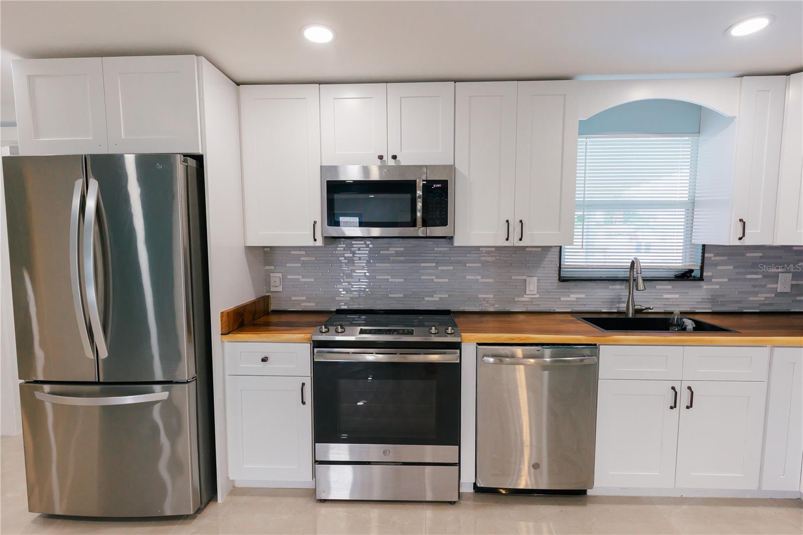 300 53RD ST W, BRADENTON, FL, 34209