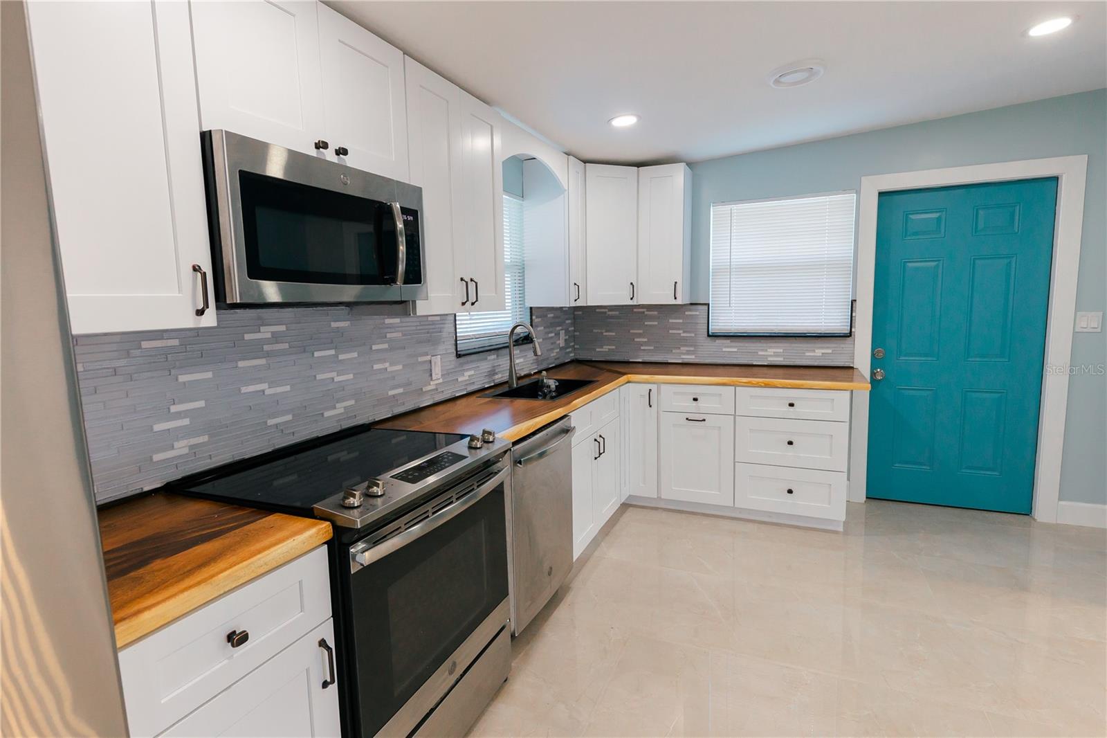 300 53RD ST W, BRADENTON, FL, 34209