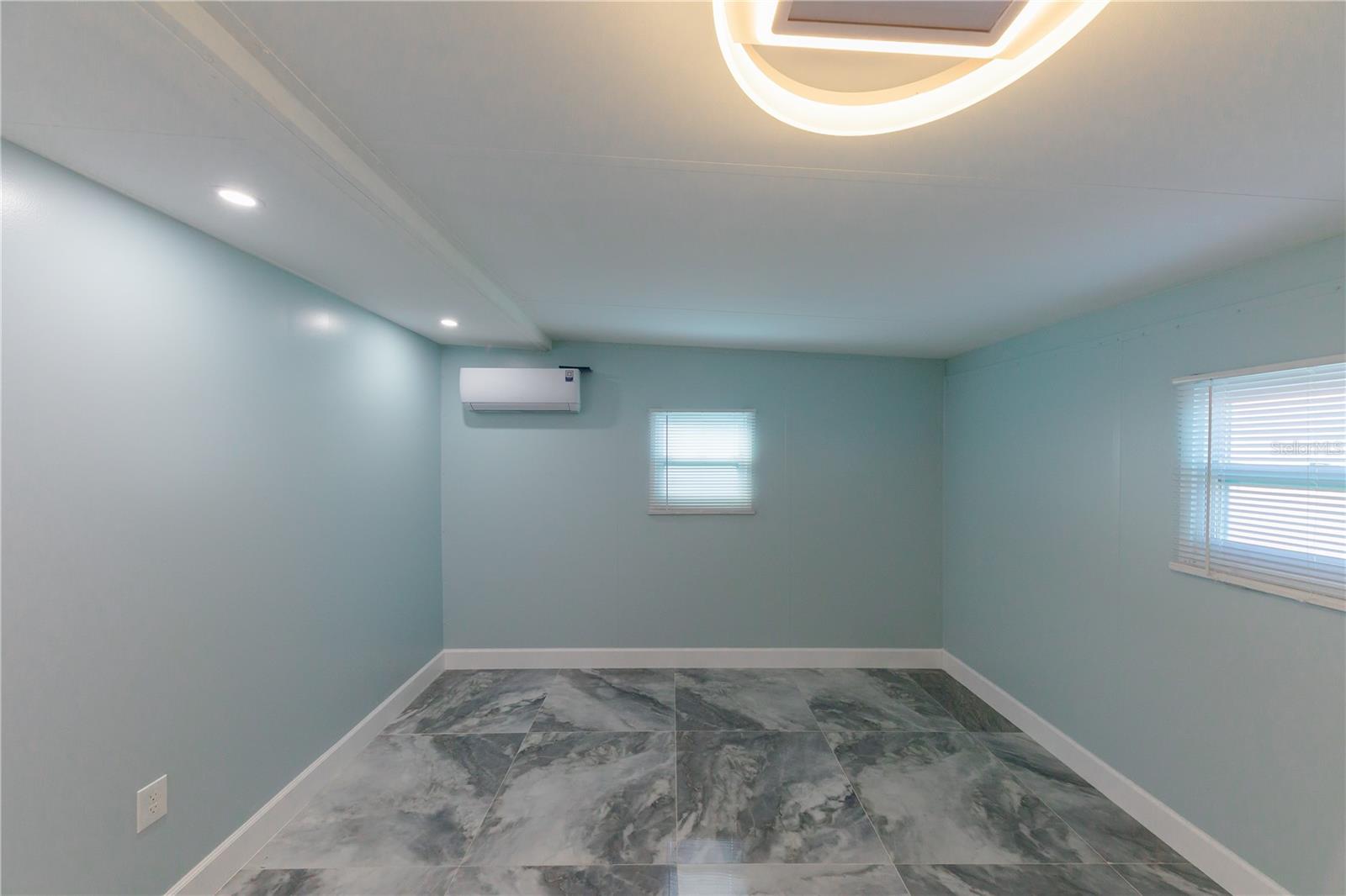 300 53RD ST W, BRADENTON, FL, 34209