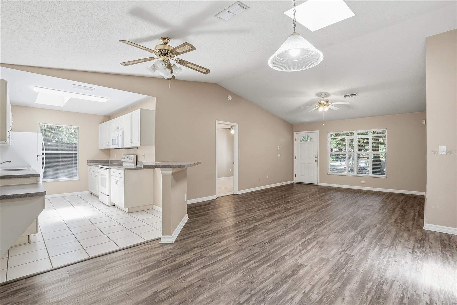 4717 LAKEWOOD DR, SEFFNER, FL, 33584