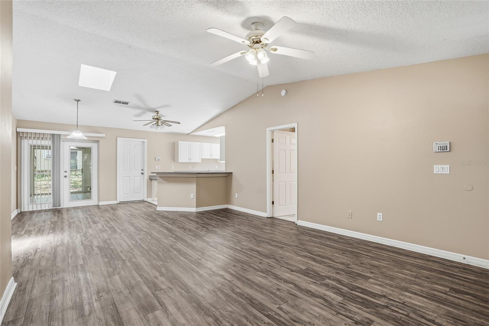 4717 LAKEWOOD DR, SEFFNER, FL, 33584