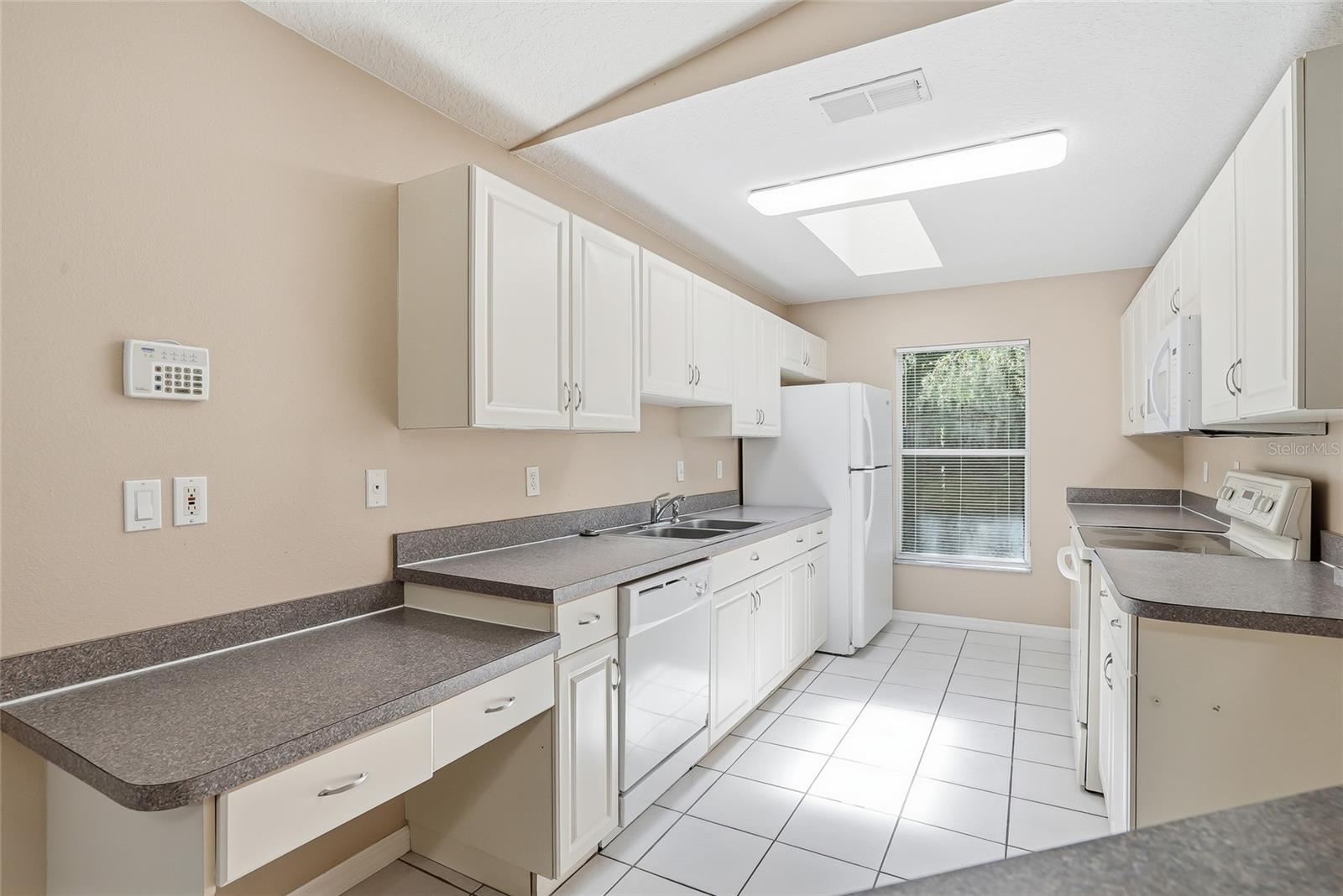 4717 LAKEWOOD DR, SEFFNER, FL, 33584