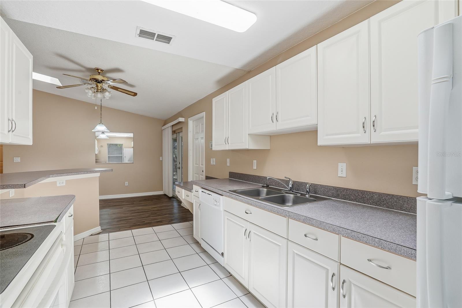 4717 LAKEWOOD DR, SEFFNER, FL, 33584