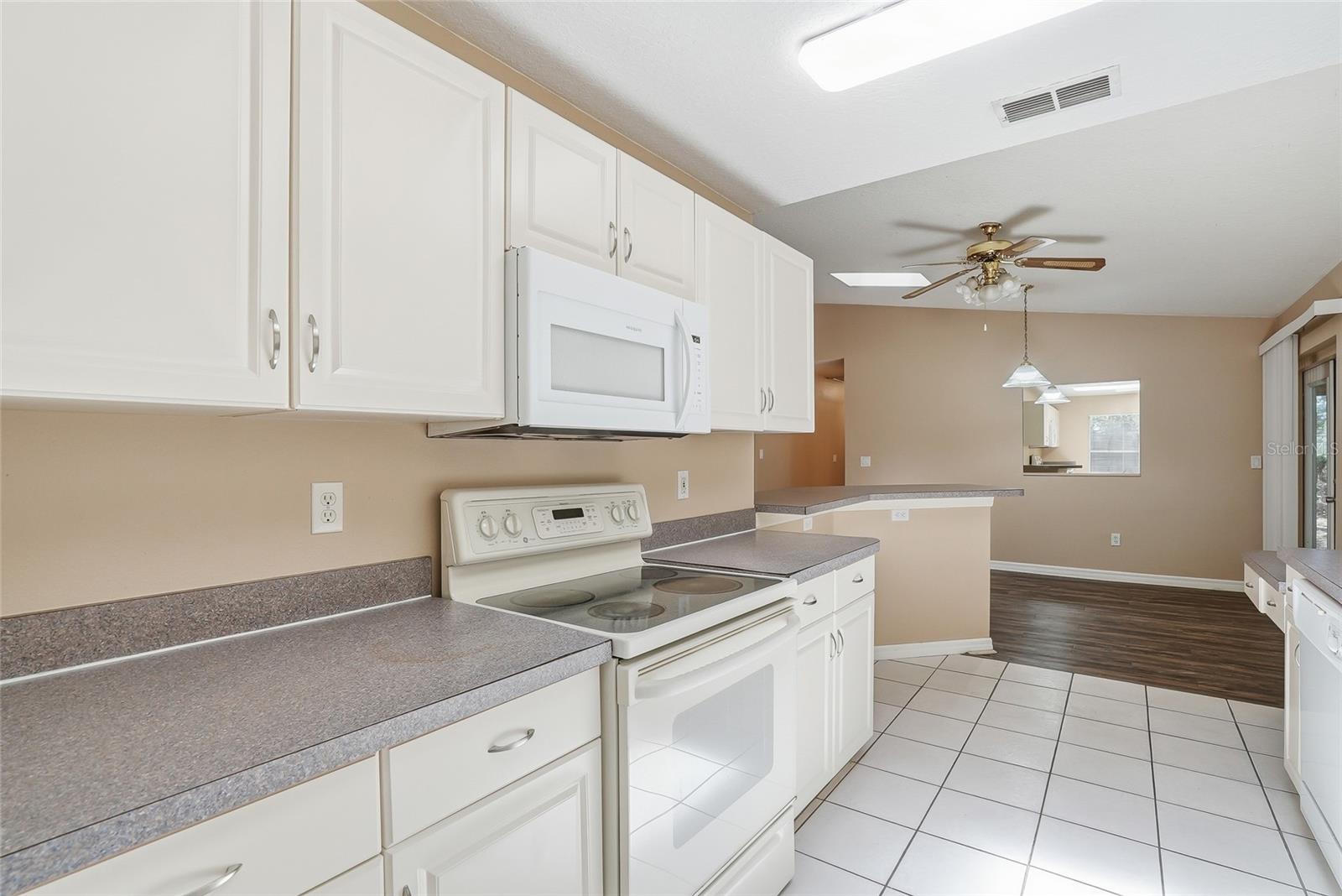 4717 LAKEWOOD DR, SEFFNER, FL, 33584