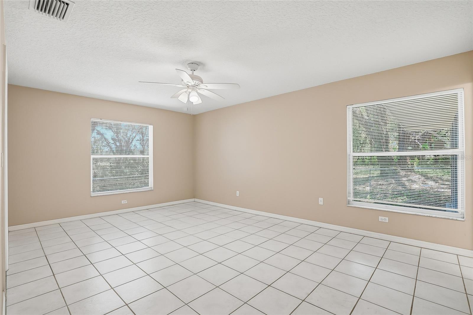 4717 LAKEWOOD DR, SEFFNER, FL, 33584