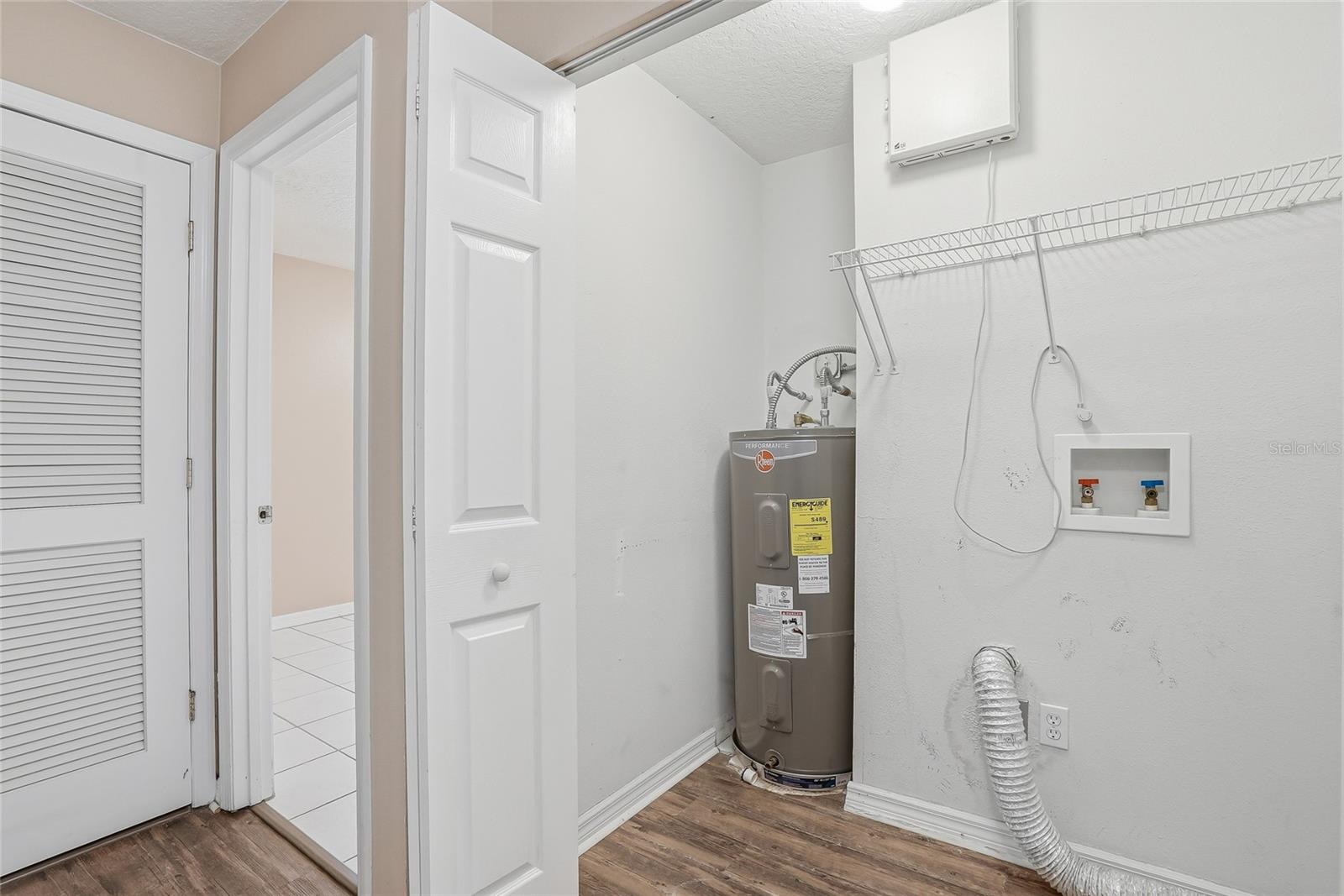 4717 LAKEWOOD DR, SEFFNER, FL, 33584