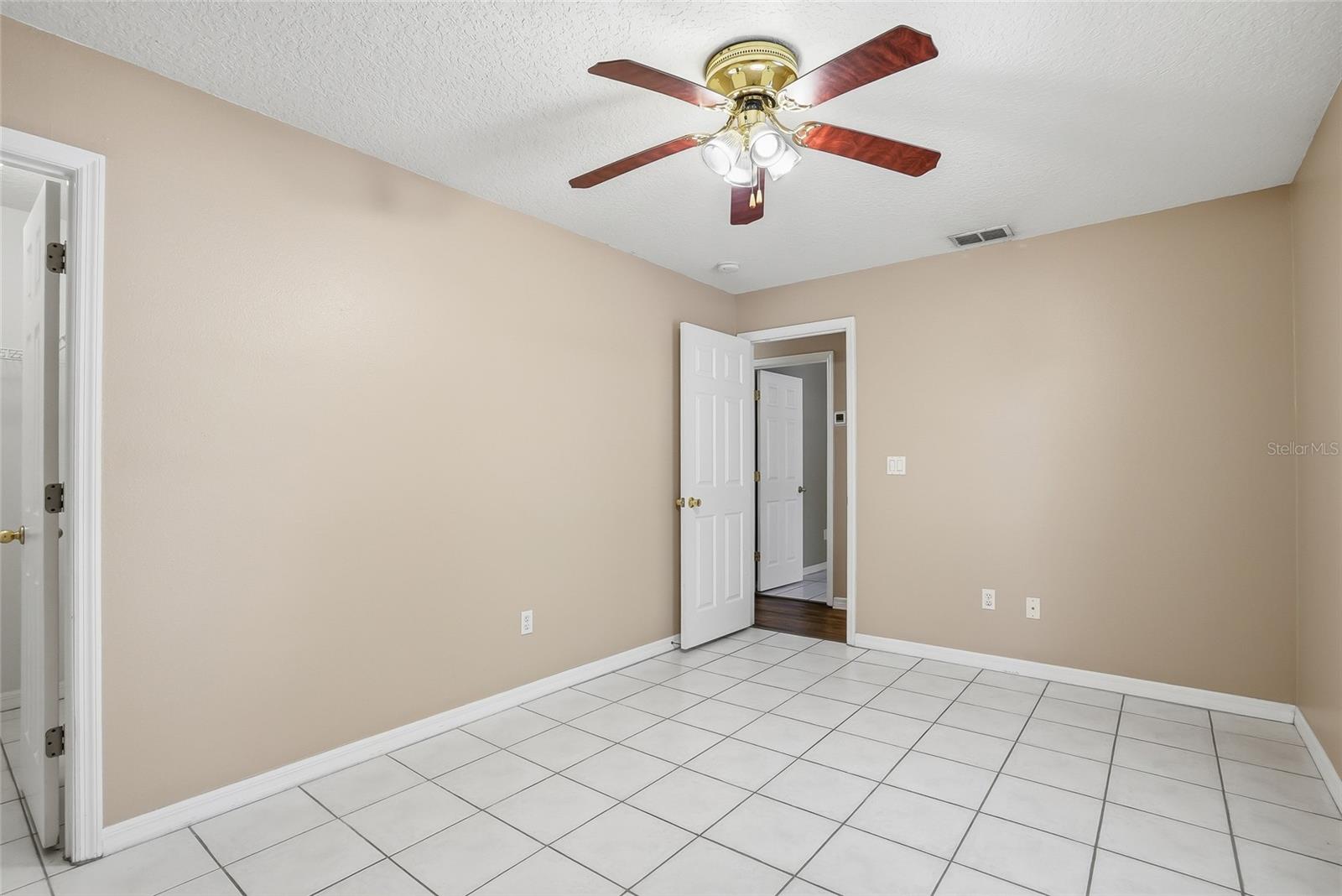 4717 LAKEWOOD DR, SEFFNER, FL, 33584