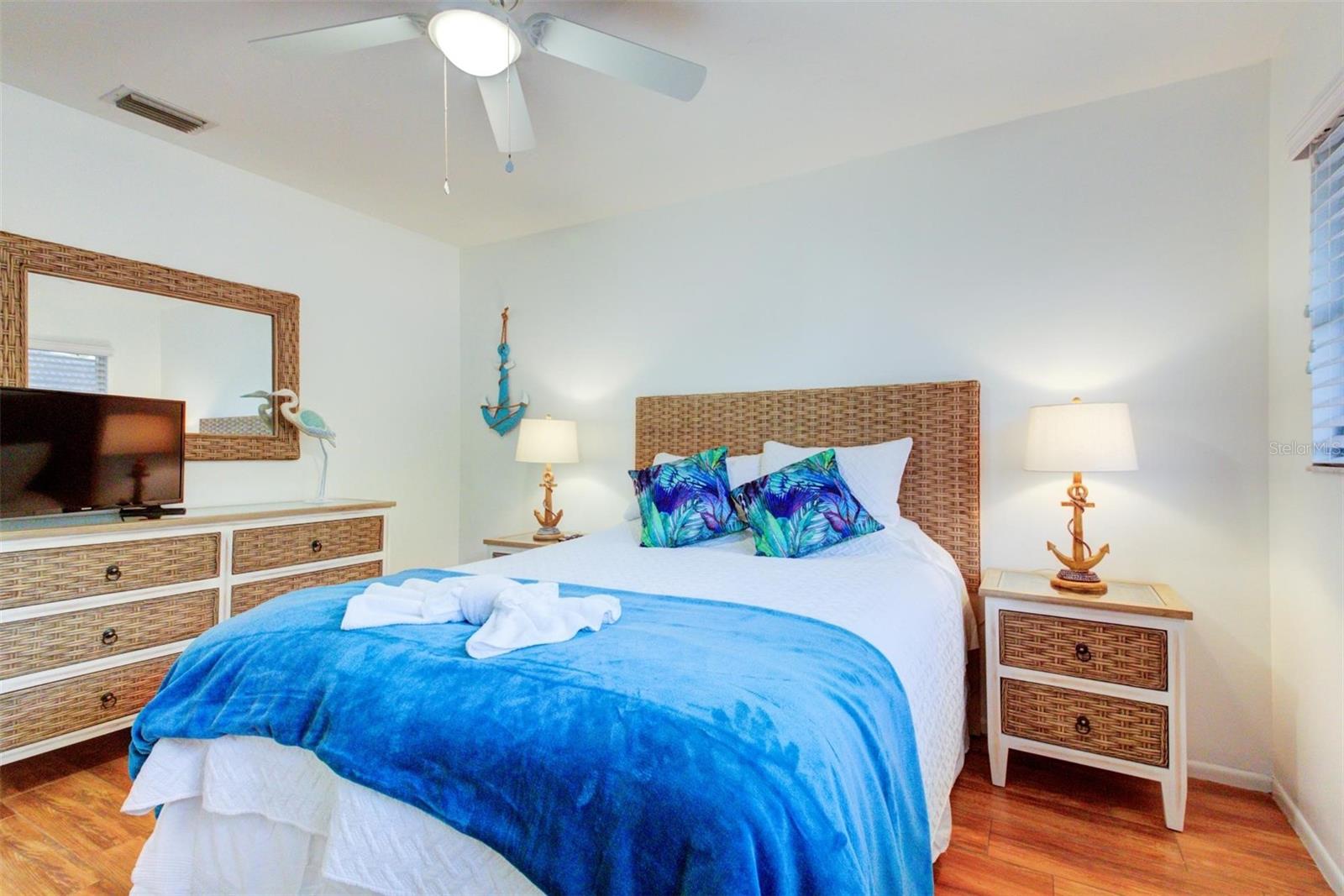 5354 SHADOW LAWN DR, SARASOTA, FL, 34242